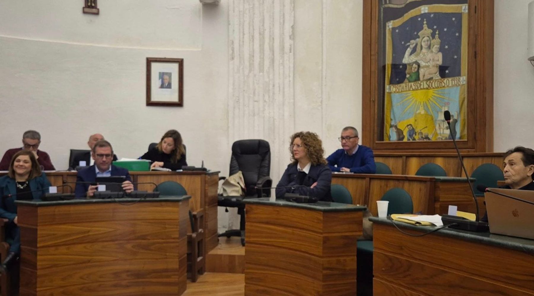 DUP e bilancio, approvazione flash a Castellammare. Nuovi loculi, via Euclide, palestra ‘Pitrè’