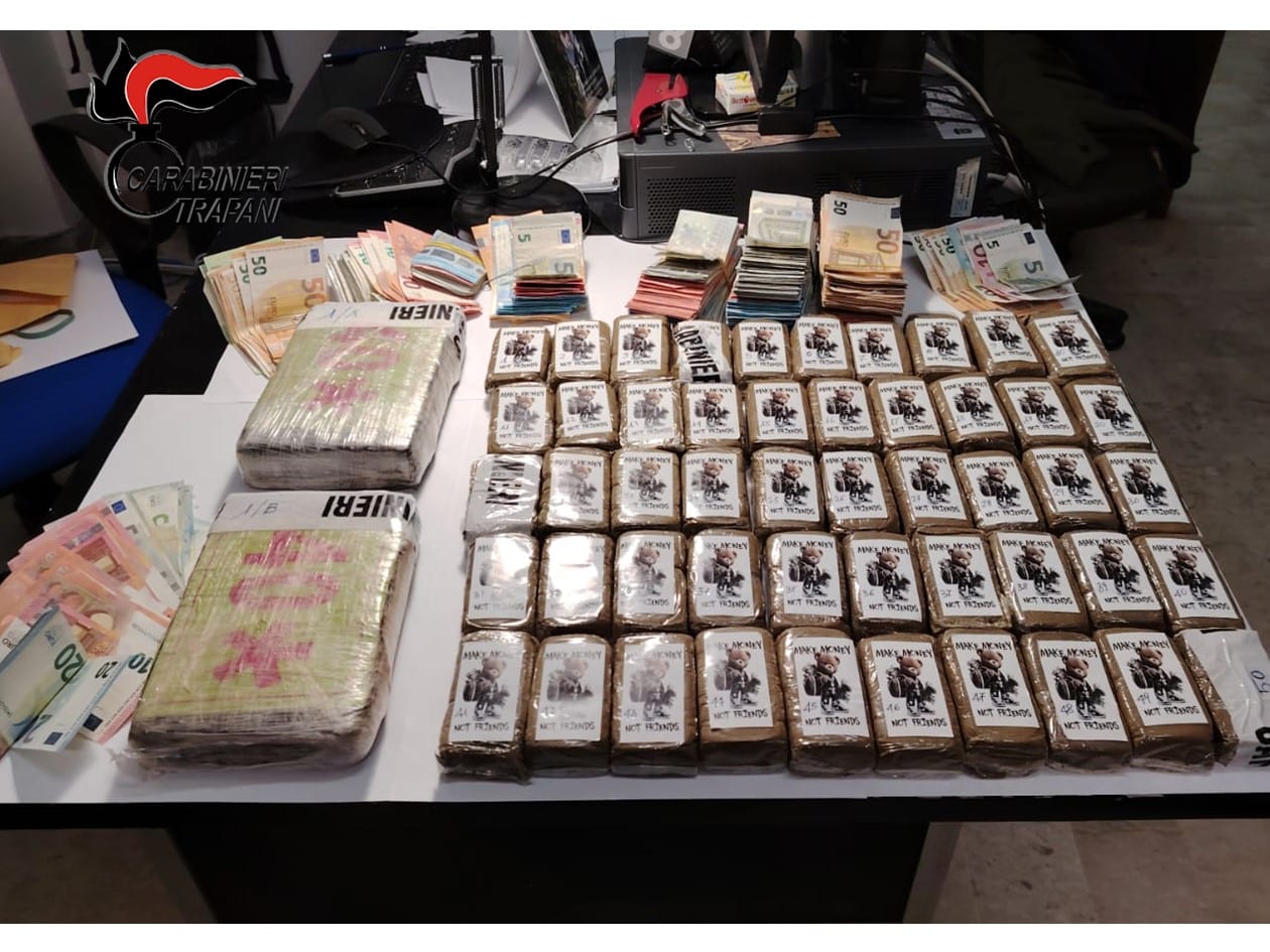 Sequestrato ingente quantitativo di droga, scattano due arresti ad Erice