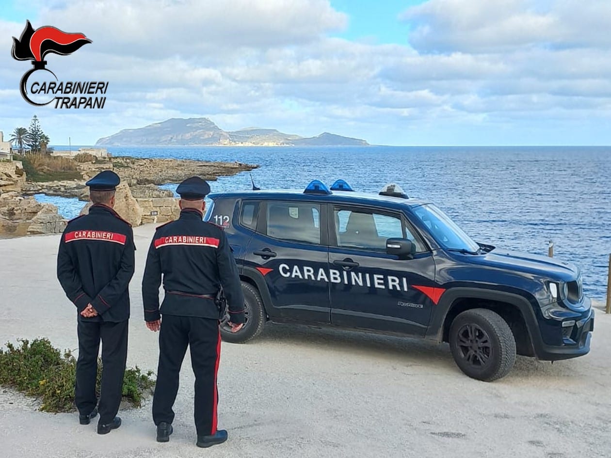 Accoltella un uomo e la sua compagna, arrestato giovane di Favignana