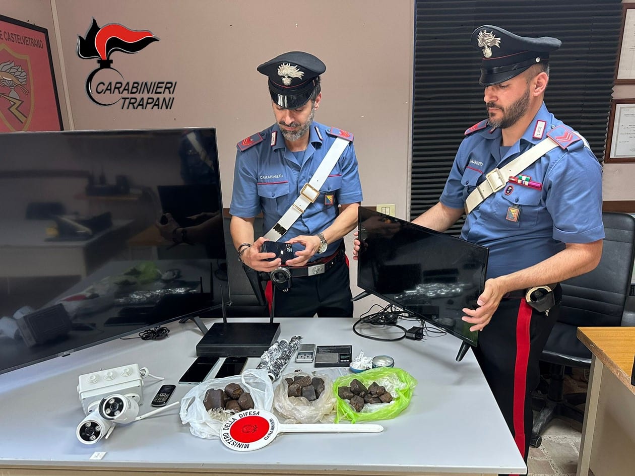 Arrestati padre e figlio di Castelvetrano, trovati in possesso di droga