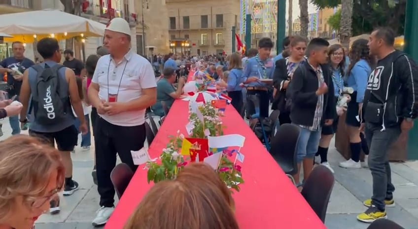 Piazza Ciullo di Alcamo diventa ‘Trazzera’. Piatti, parole e gesti per unire le culture (Interviste)