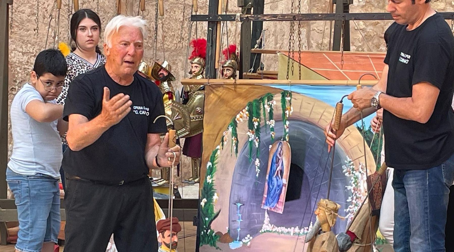 Salvatore Oliveri rende omaggio alla Madonna con l’opera dei pupi (intervista)
