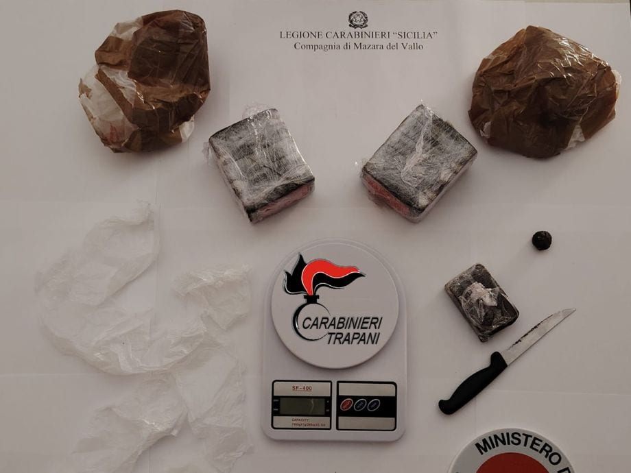 Arrestato 60enne di Mazara del Vallo, trovato con un Kg di hashish a casa