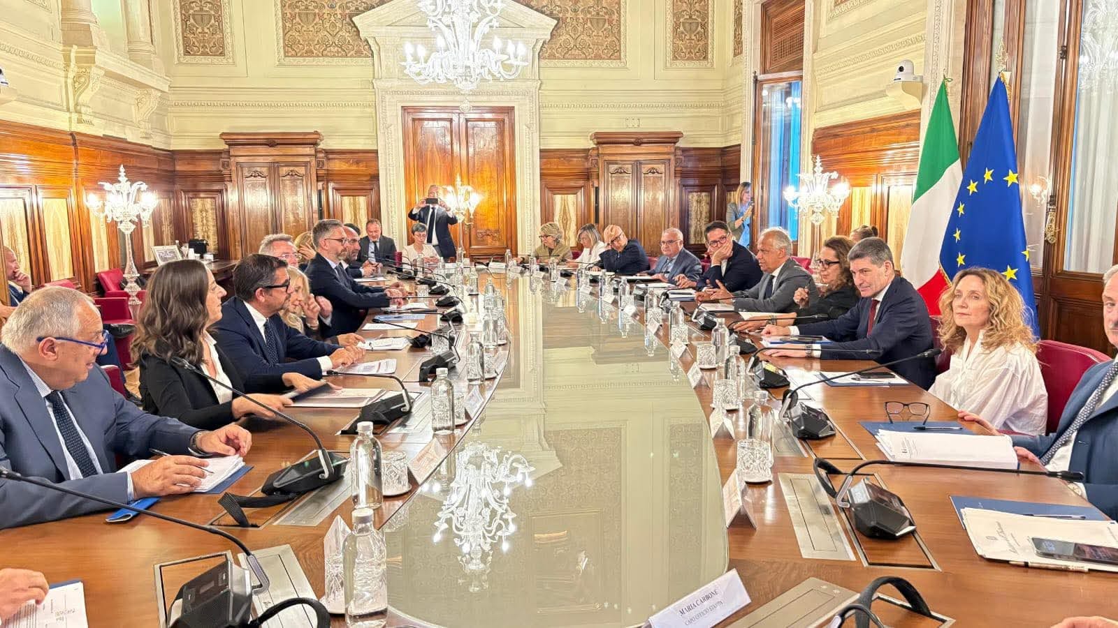 Vertice sulla sicurezza con promesse di interventi, Lagalla incontra Piantedosi