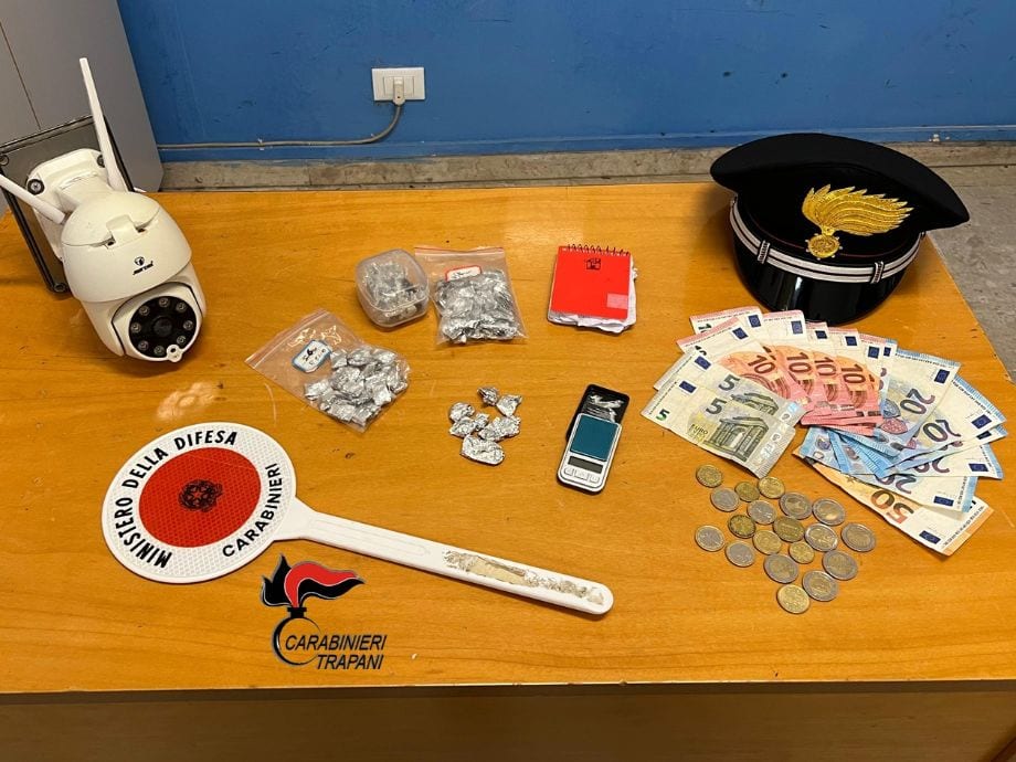 Smantellato luogo di spaccio a Trapani nel quartiere San Giuliano