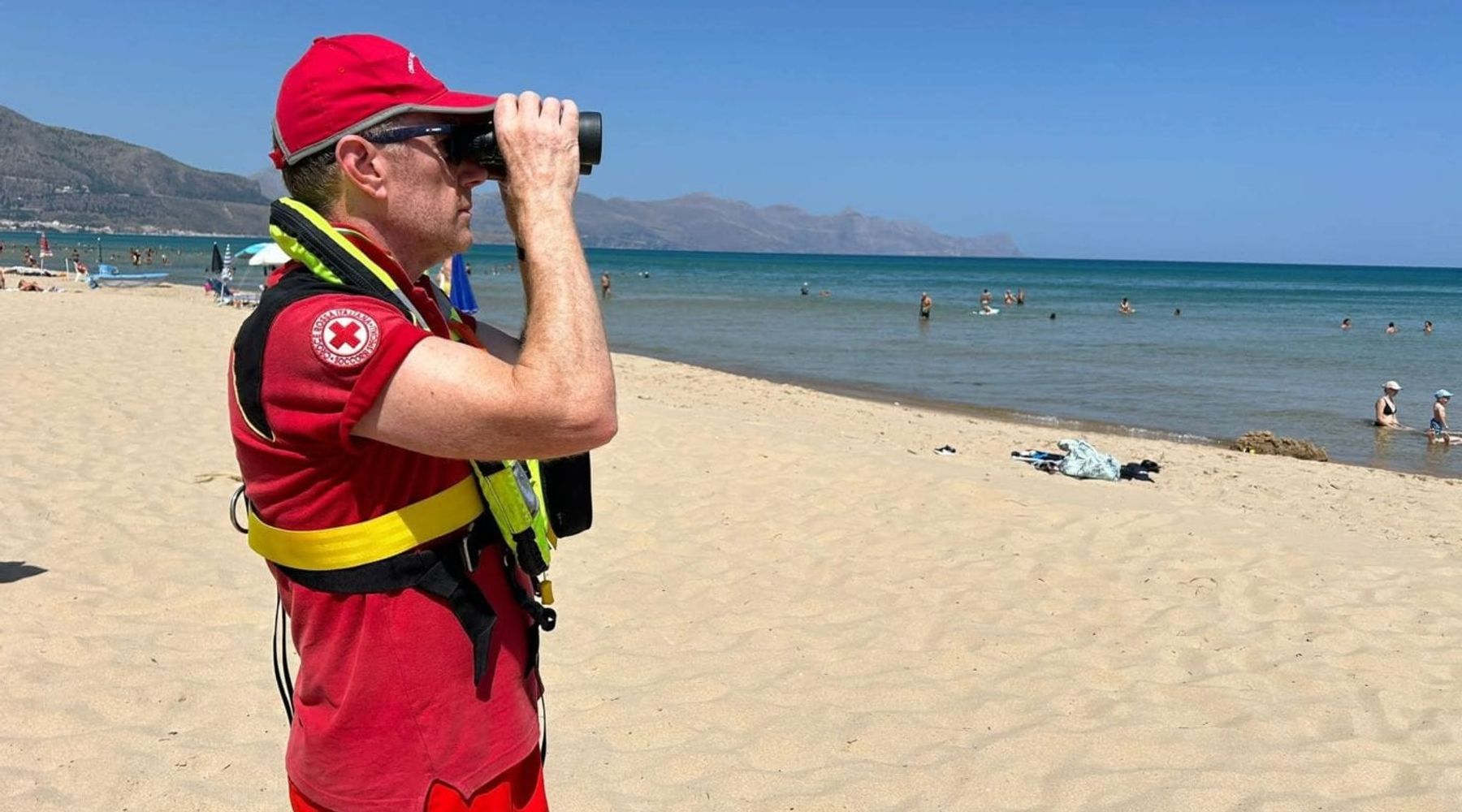 In quattro salvati ieri ad Alcamo Marina dalla Croce Rossa, c’era la bandiera rossa