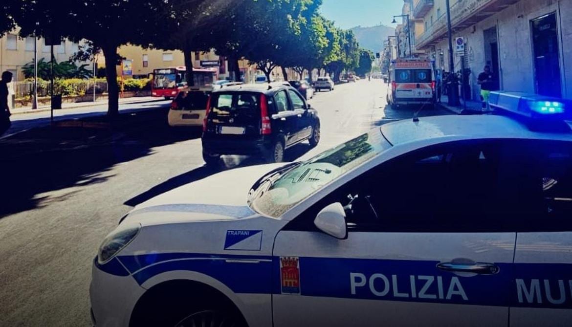 Incidente a Trapani, investite da un’auto madre e figlia