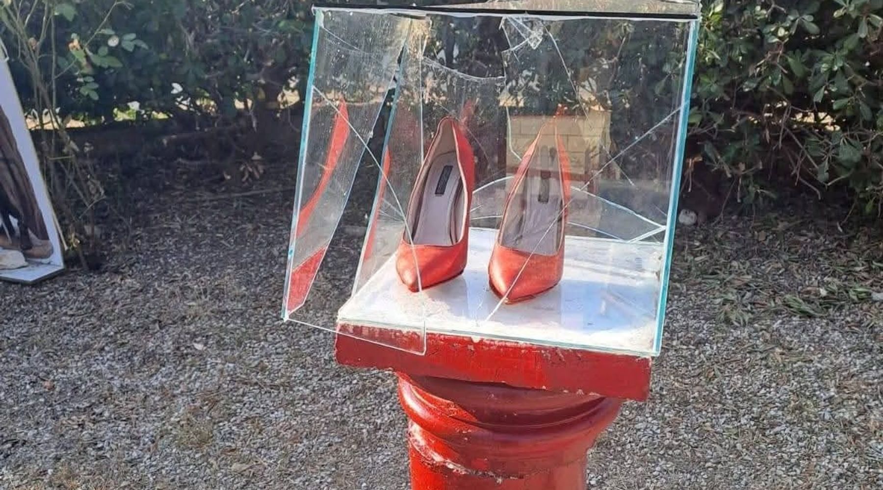 Vandalizzata teca nella villetta ‘Roberta Riina’ di Partinico