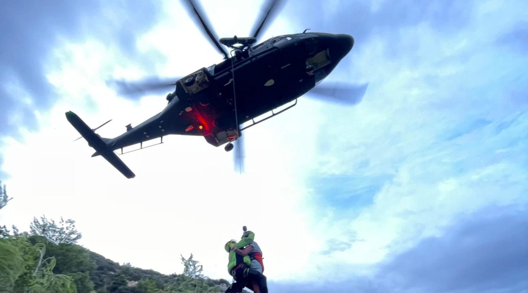 Elicottero dell’Aeronautica Militare di Trapani soccorre turista olandese con malore