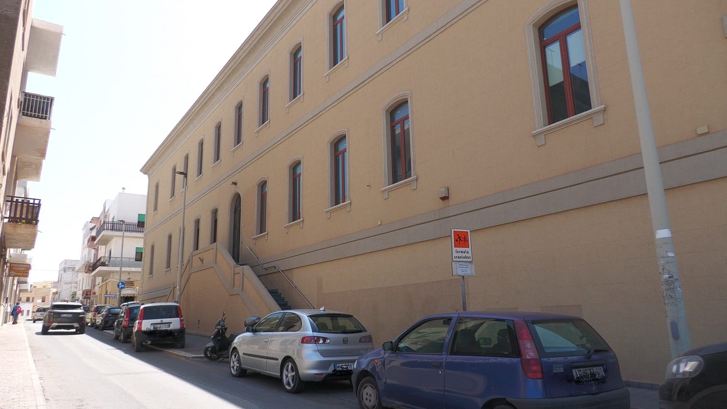 Classe-pollaio all’Almanza di Pantelleria, oltre 30 persone stipate in aula 6 ore al giorno
