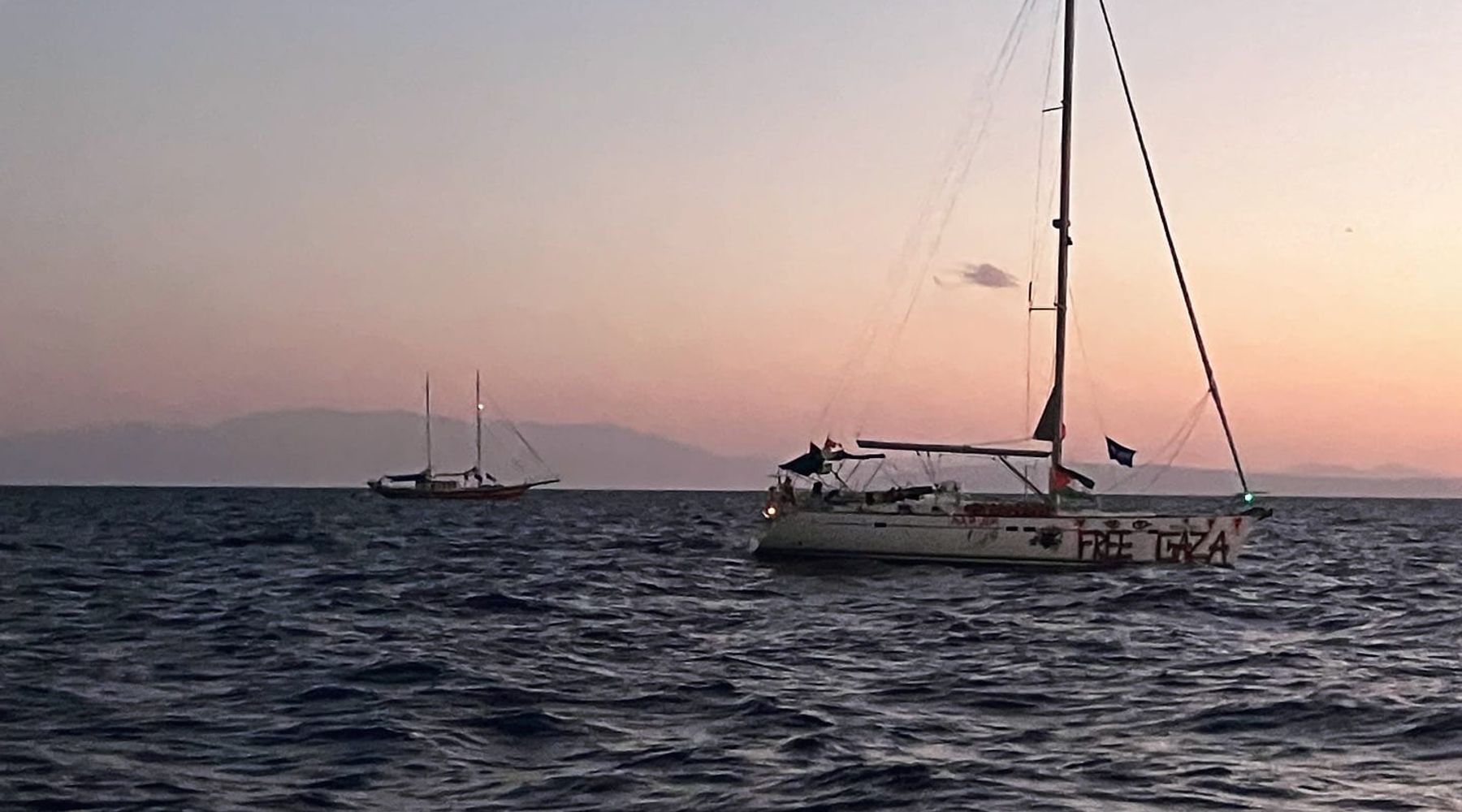 Attaccata e danneggiata la Morgana, a bordo l’alcamese Vito Raspanti (VIDEO)