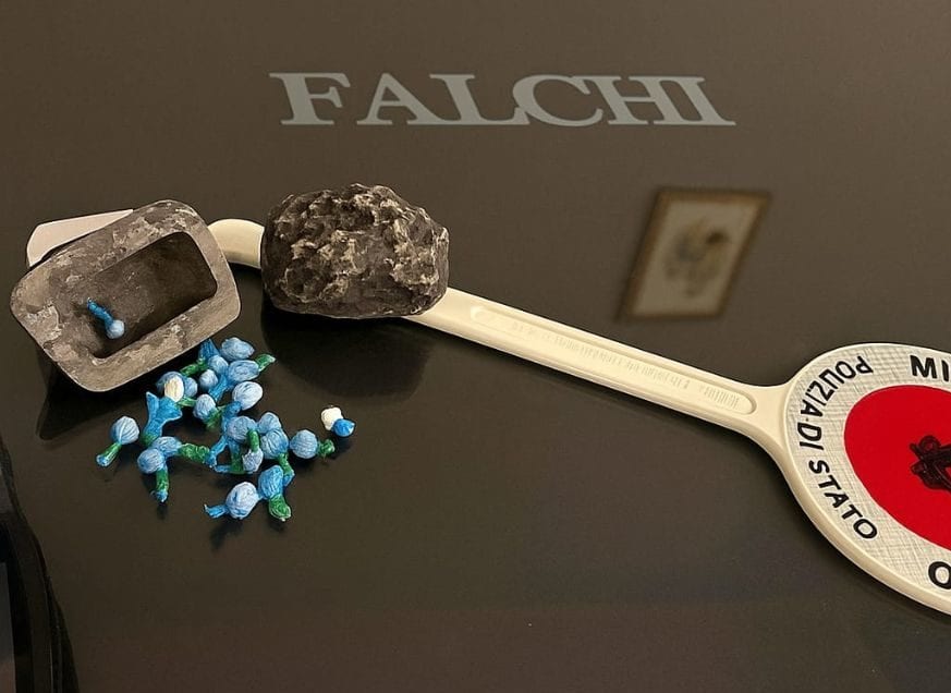 Nasconde 34 dosi di crack in finte pietre ornamentali, arrestato 20enne palermitano