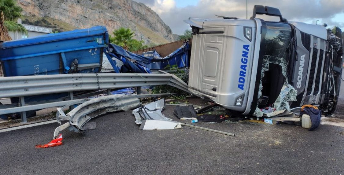 Autostrada A-29. Traffico paralizzato per due incidenti, un ferito grave (VIDEO)