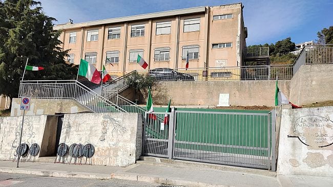 Servizio mensa sospeso a Calatafimi Segesta, un ragazzo ricoverato. Asp dispone controlli