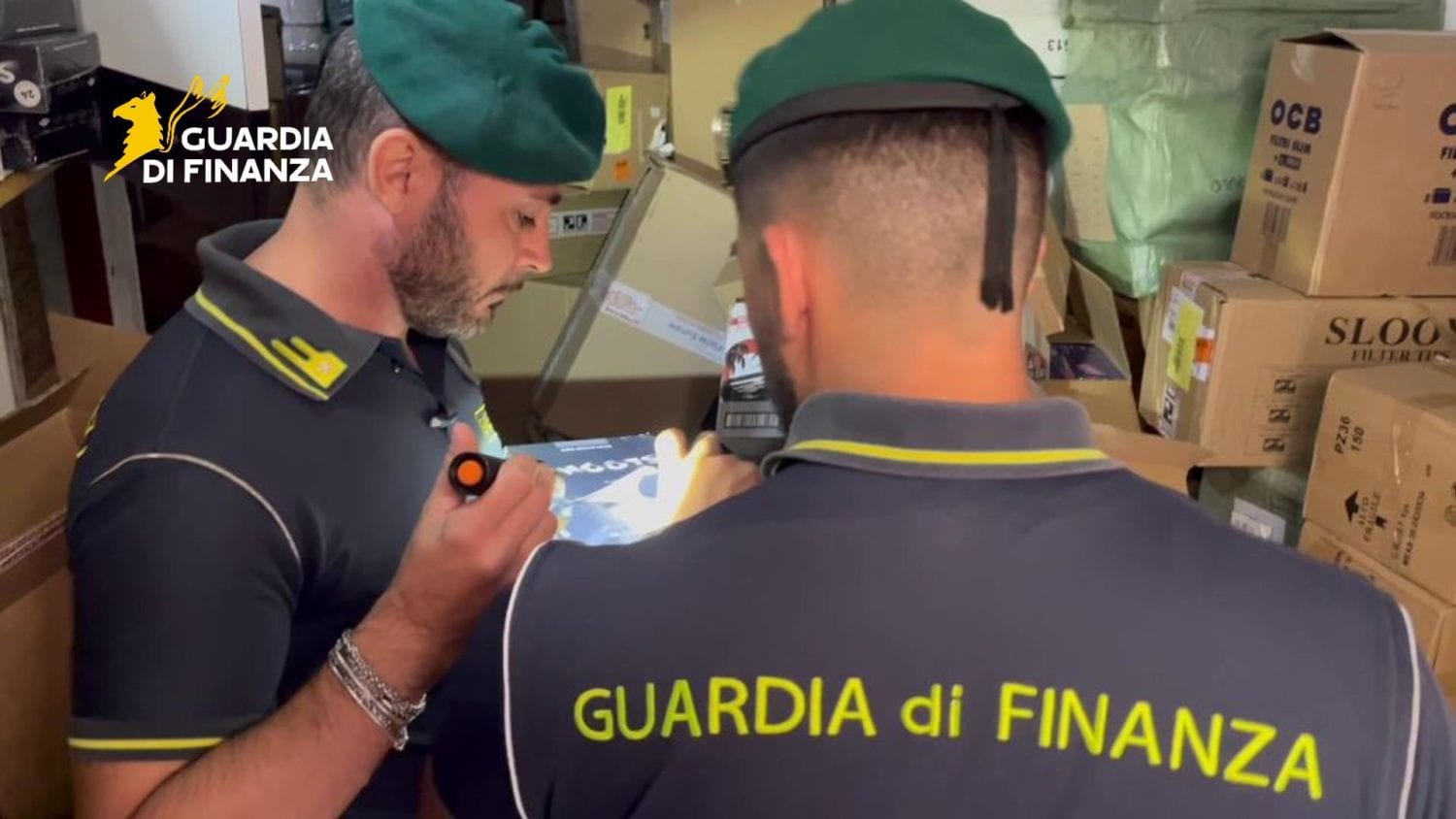 Mercato nero sigarette, l’importatore di Partinico e 11 negozi senza licenza denunciati