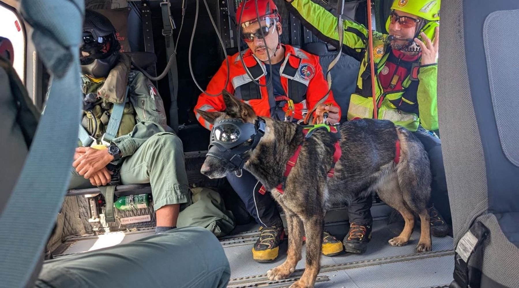 Esercitazione SAR a San Vito Lo Capo: elicotteri e Soccorso Alpino simulano recuperi in parete