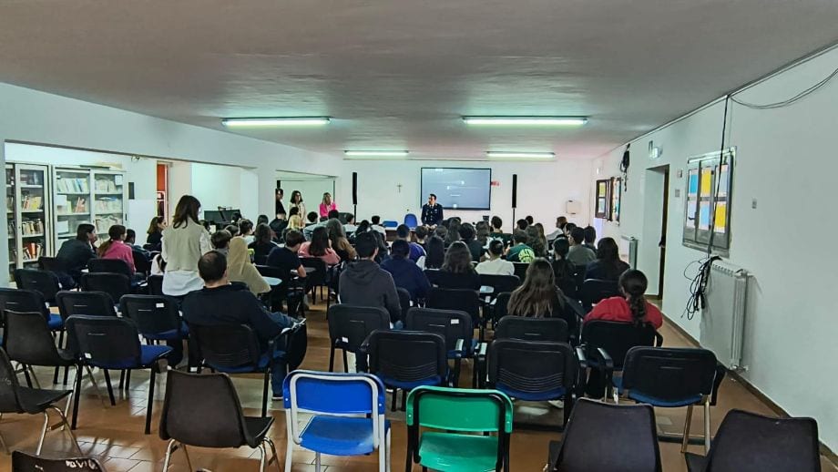 Alcamo: la Polizia di Stato incontra gli studenti contro bullismo e cyberbullismo