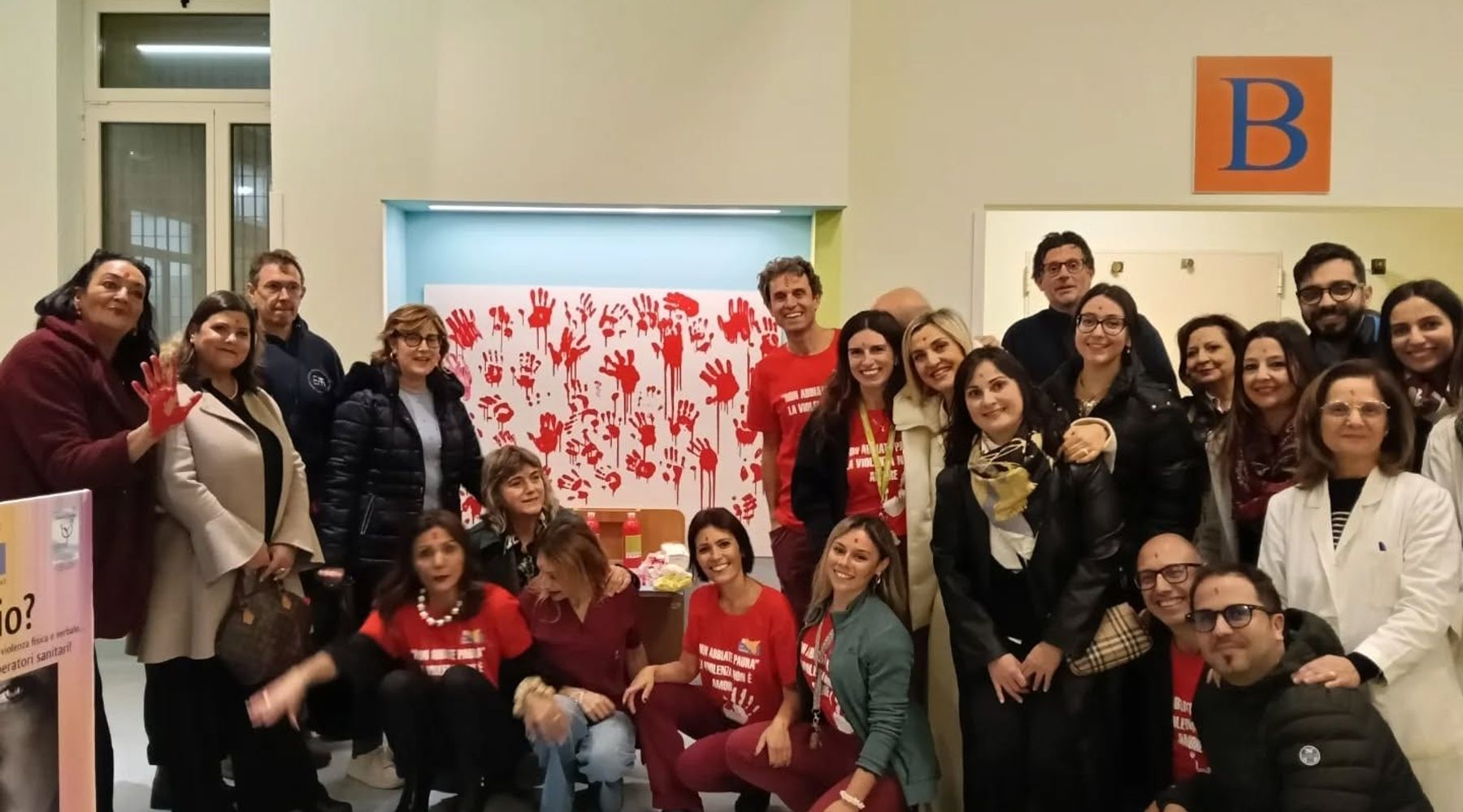 Giornata contro la violenza: flash-mob e mostra al Sant’Antonio Abate di Trapani con la Trapani Shark (VIDEO)