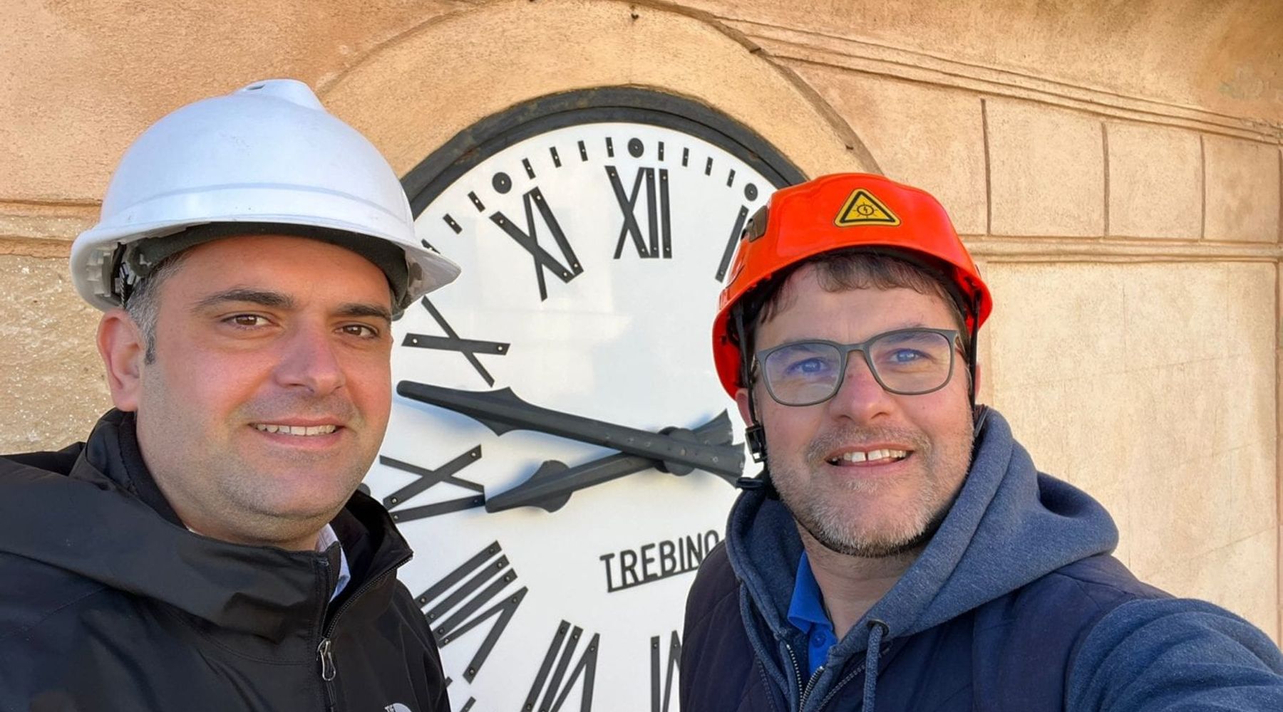 Torna a suonare a Castellammare del Golfo l’orologio storico di Palazzo Crociferi, spento da 15 anni