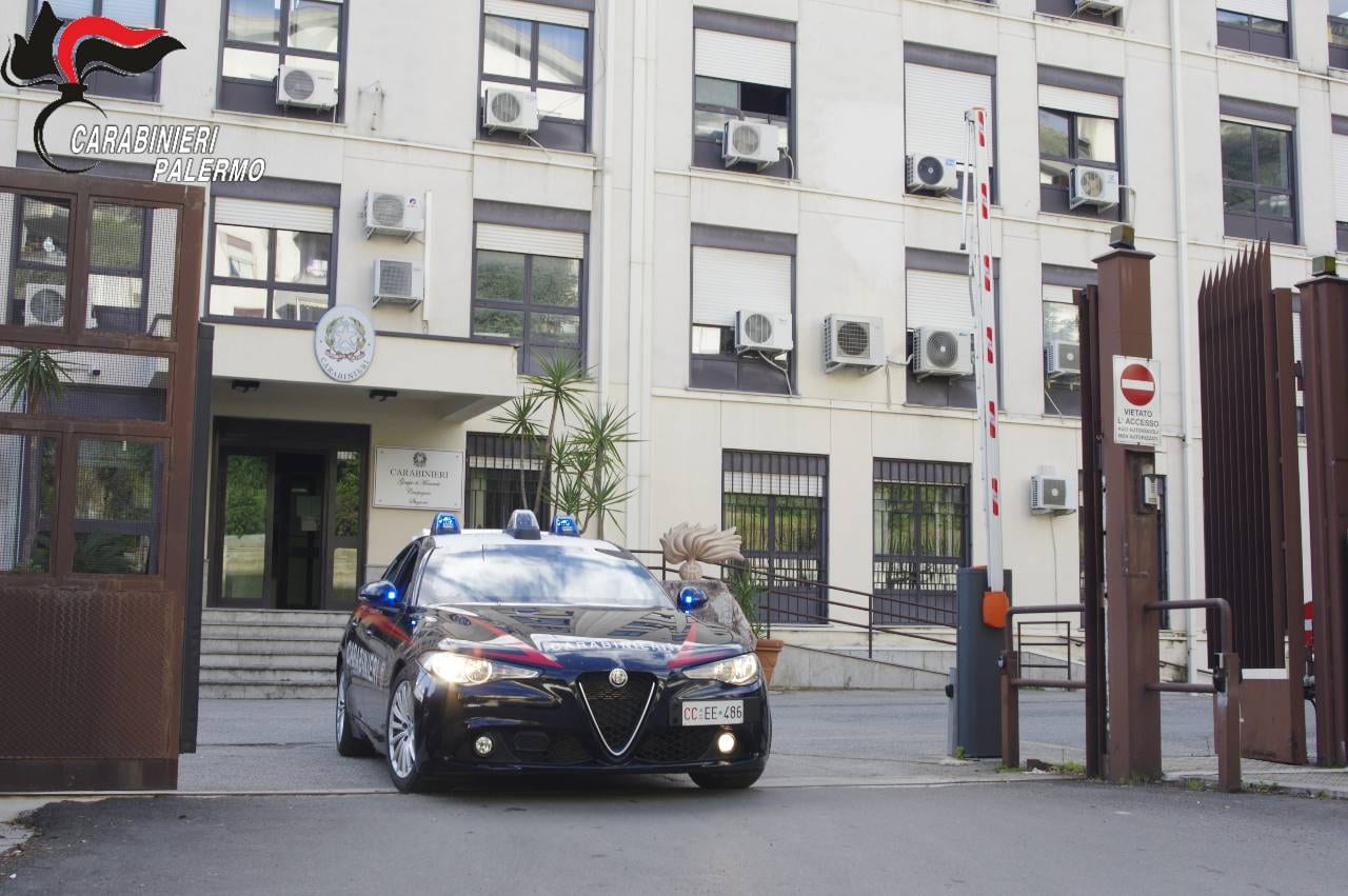 Droga in casa: denunciati tre familiari di Monreale
