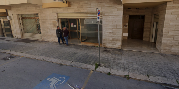 Mazara del Vallo, Centro per l’Impiego chiuso per incendio, sindacati denunciano disagi