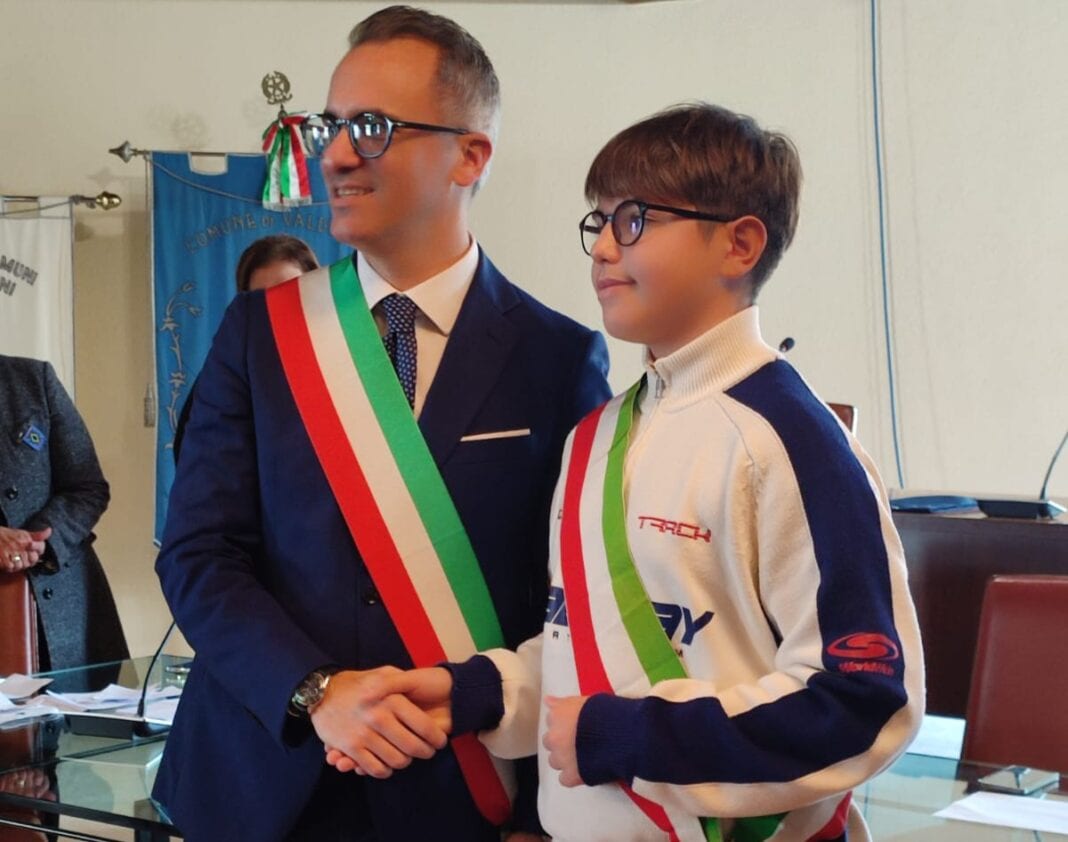 Eletto a Valderice il Sindaco dei ragazzi, consegnata a Marco Cipolla la fascia tricolore