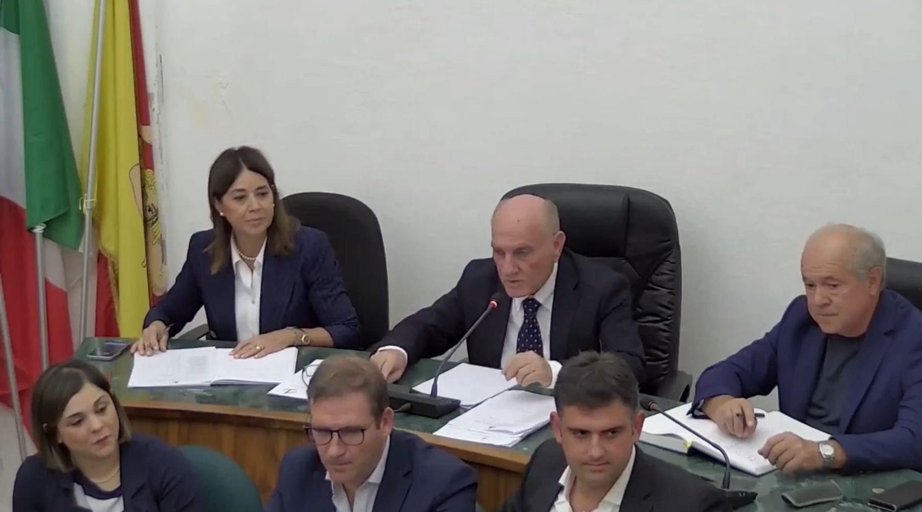 Scontro in consiglio comunale a Castellammare del Golfo. Ancona: “Opposizione latitante”