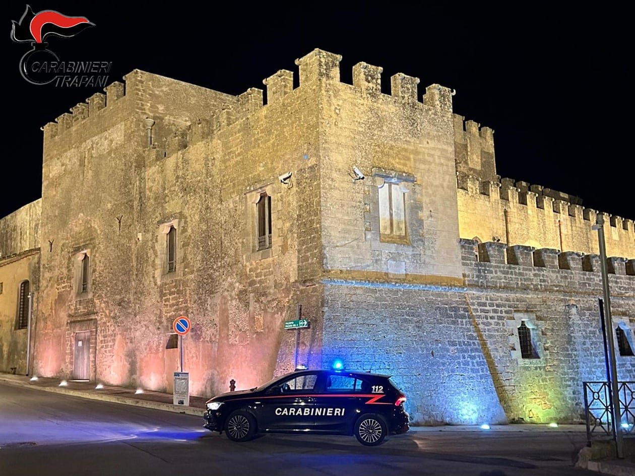 Partanna, semina il panico in un locale e aggredisce i Carabinieri: arrestato 53enne