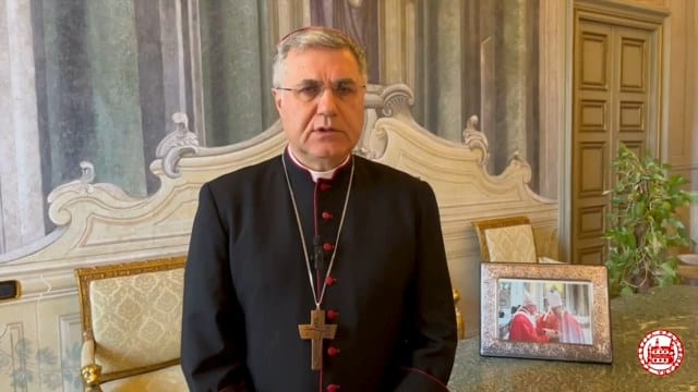 Palermo, l’urlo di Lorefice allo Zen: “Basta violenza, i prepotenti sono codardi”