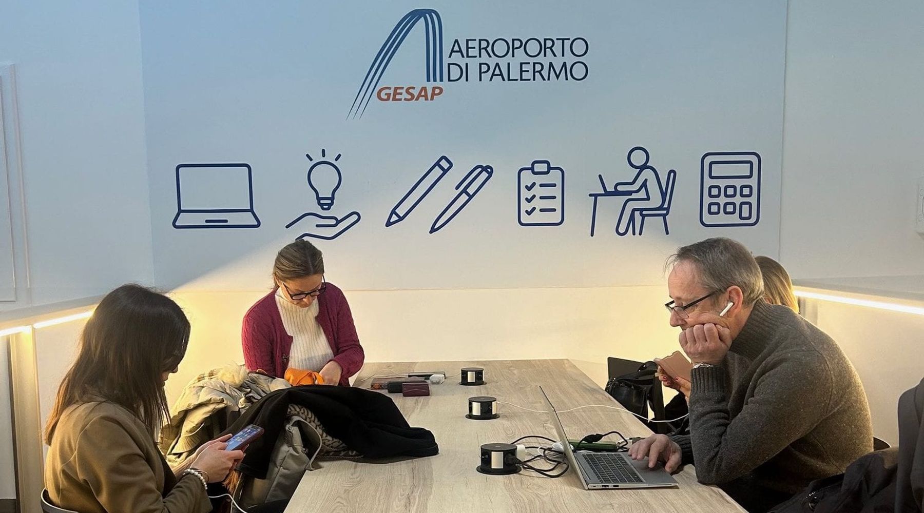 Aeroporto Palermo: inaugurate le nuove work area, lo scalo punta a 10 milioni di passeggeri