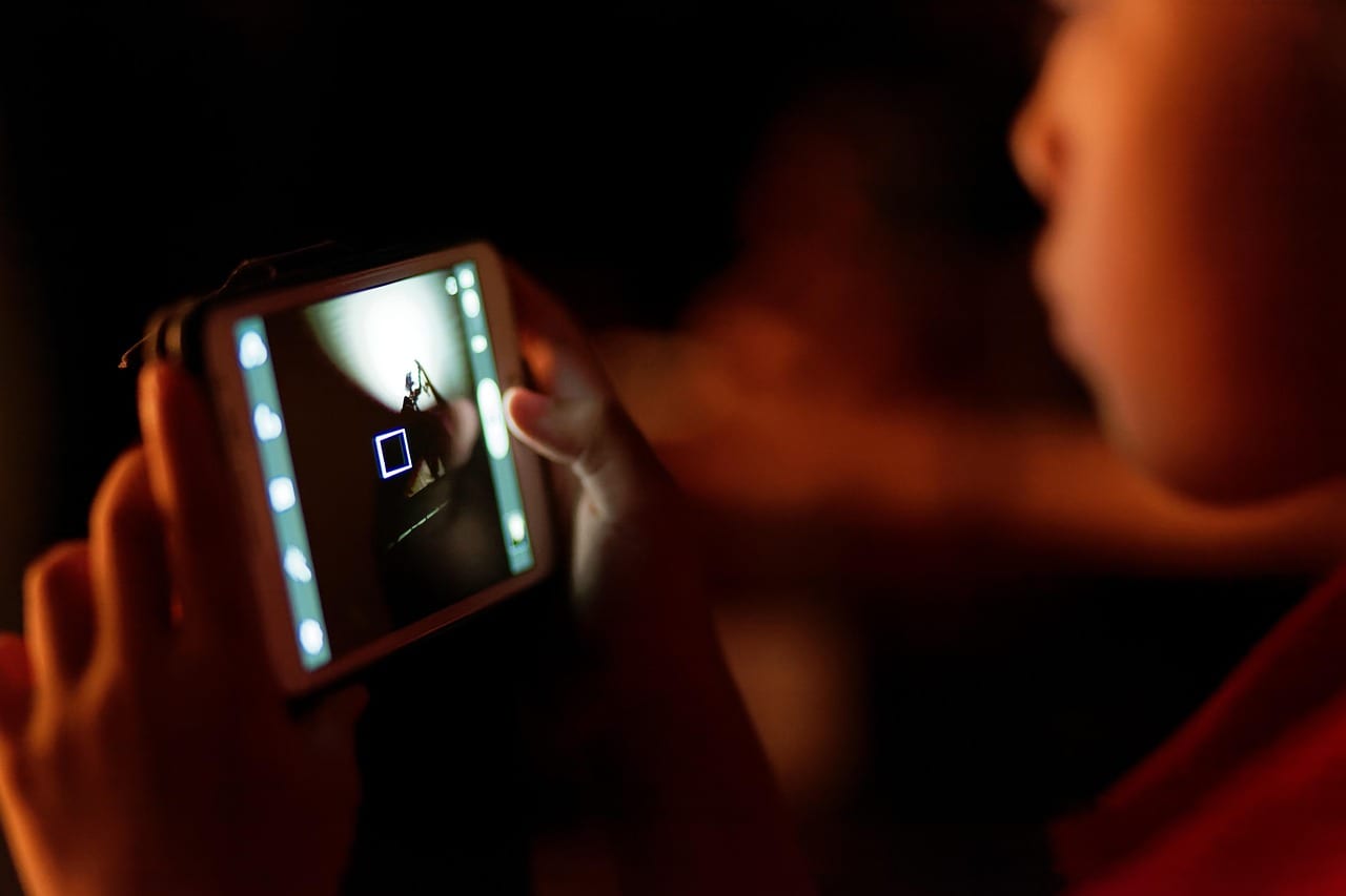 Smartphone e bambini, l’allarme dell’ASP Trapani: “Attenzione ai rischi della nomofobia”