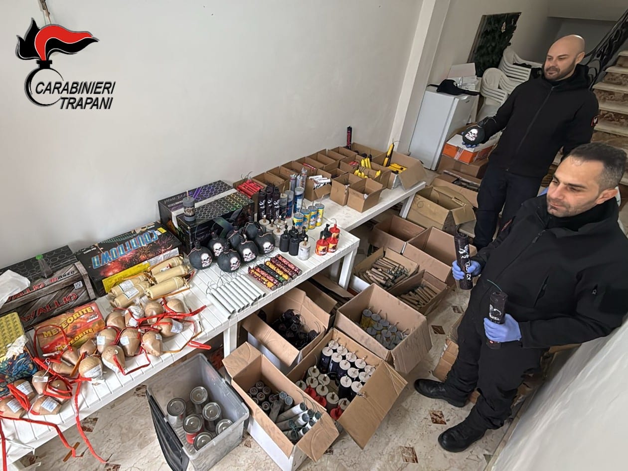 Dalle chat al terrore: smantellata rete dei corrieri del crimine. Arrestato un “artificiere” di Trapani