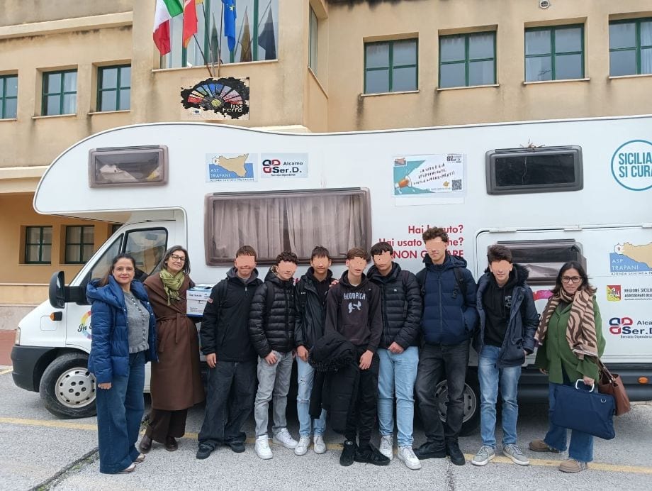 Dipendenze, il camper dell’ASP Trapani torna nelle scuole del Distretto 55