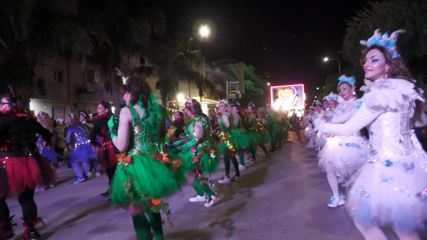 Carnevale: successo ad Alcamo e Castellammare, a Borgetto si rinvia alla primavera (VIDEO)