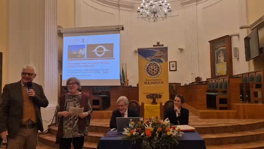 L’astrofisico Santangelo a Castellammare del Golfo coinvolge con la sua conversazione sul cosmo (Interviste)