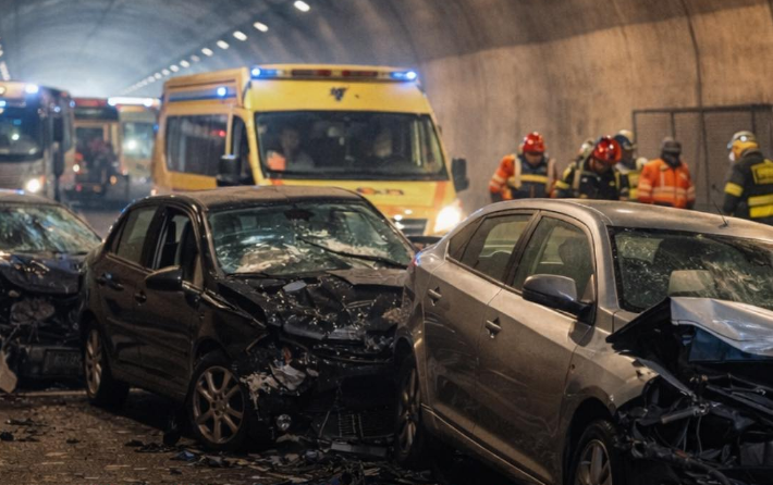 Incidente a catena sull’A29: quattro veicoli coinvolti e traffico paralizzato