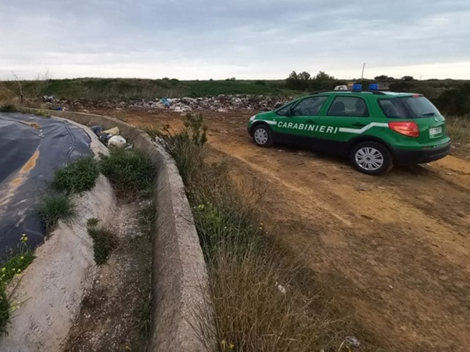 Trapani, combustione illecita di rifiuti: due denunce dei Carabinieri