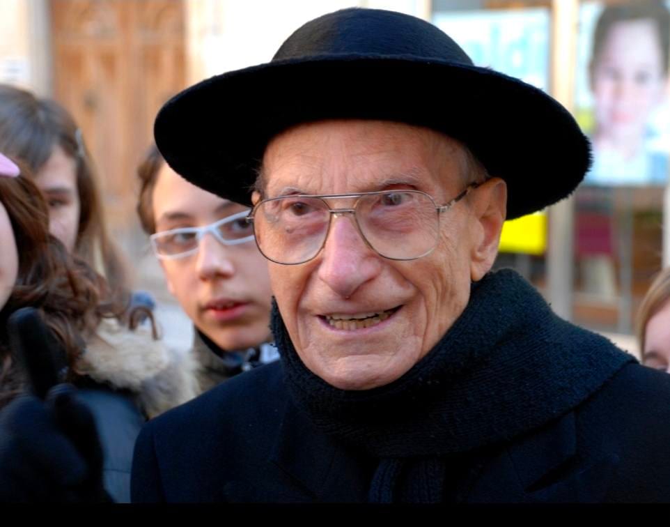 Alcamo celebra Monsignor Regina: un’area verde in via Narici dedicata all’illustre parroco