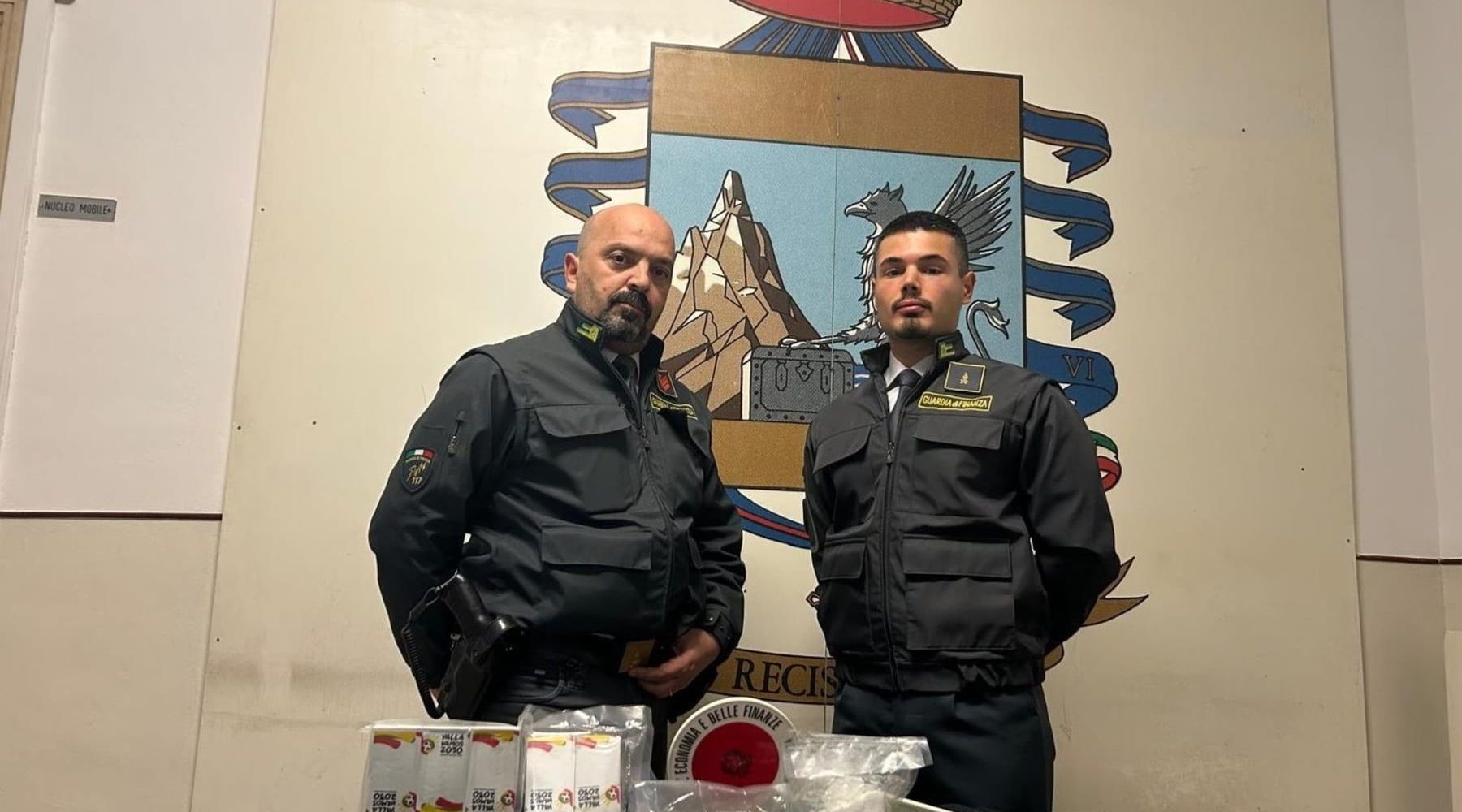 Droga pronta a invadere Pantelleria per Pasqua, arrestato al porto di Trapani