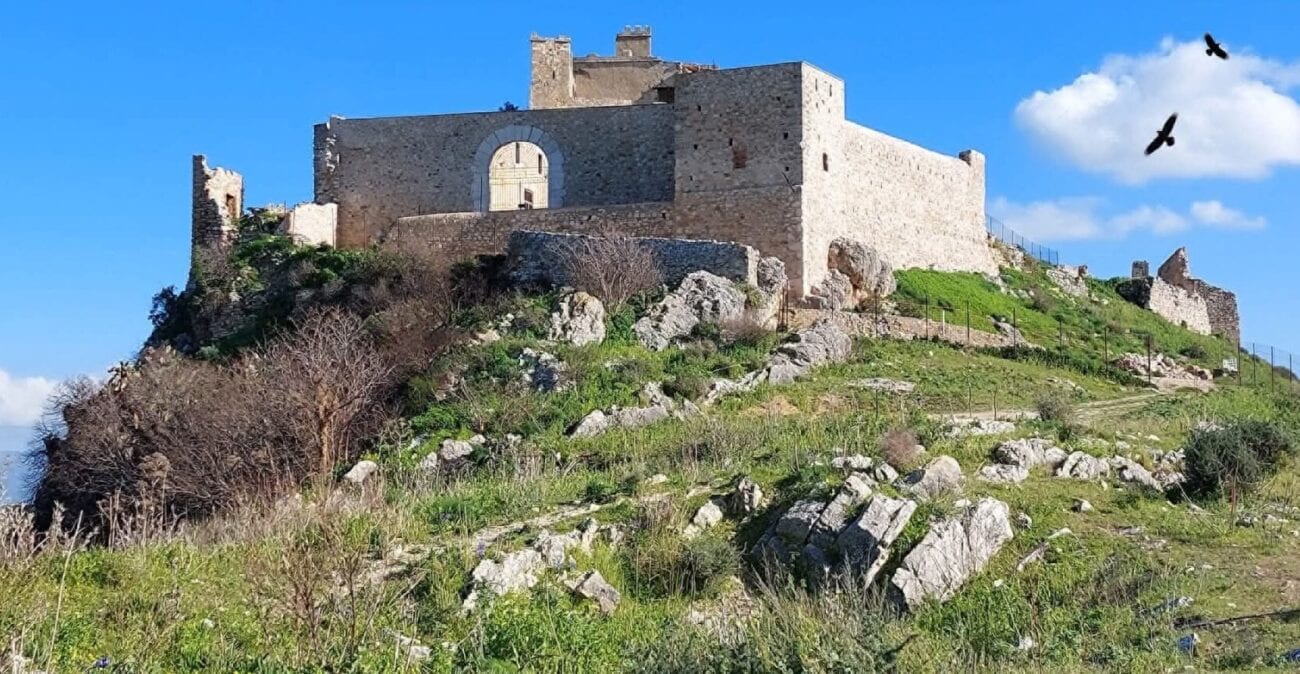 Appello a volontari per la pulizia dell’area del castello di Calatubo di Alcamo
