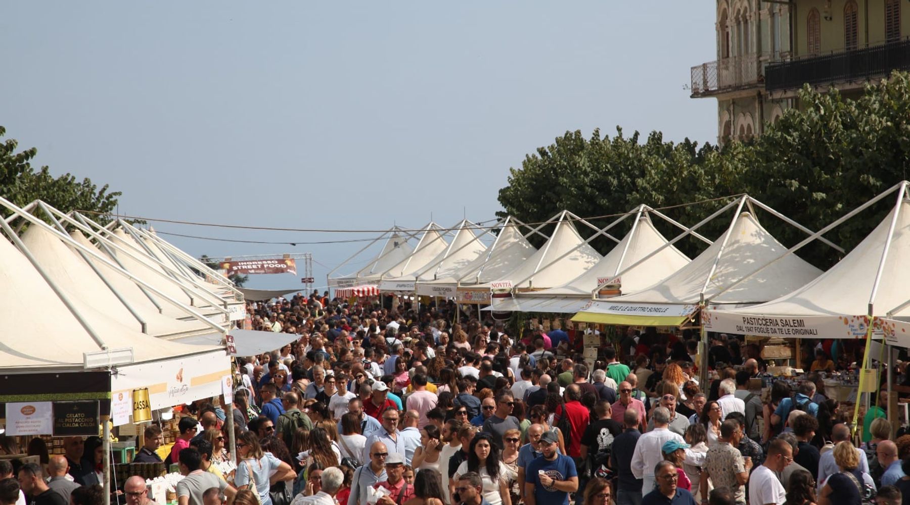 ‘Sicilia che Piace’, pioggia di fondi dalla Regione per sagre, marmo e street food