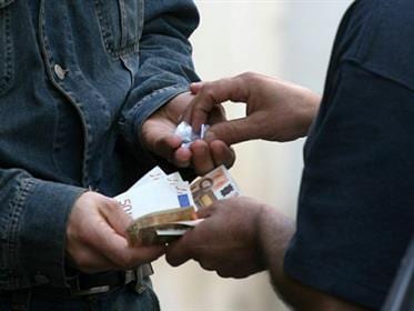 Alcamo, minore arrestato per spaccio: droga nascosta in casa