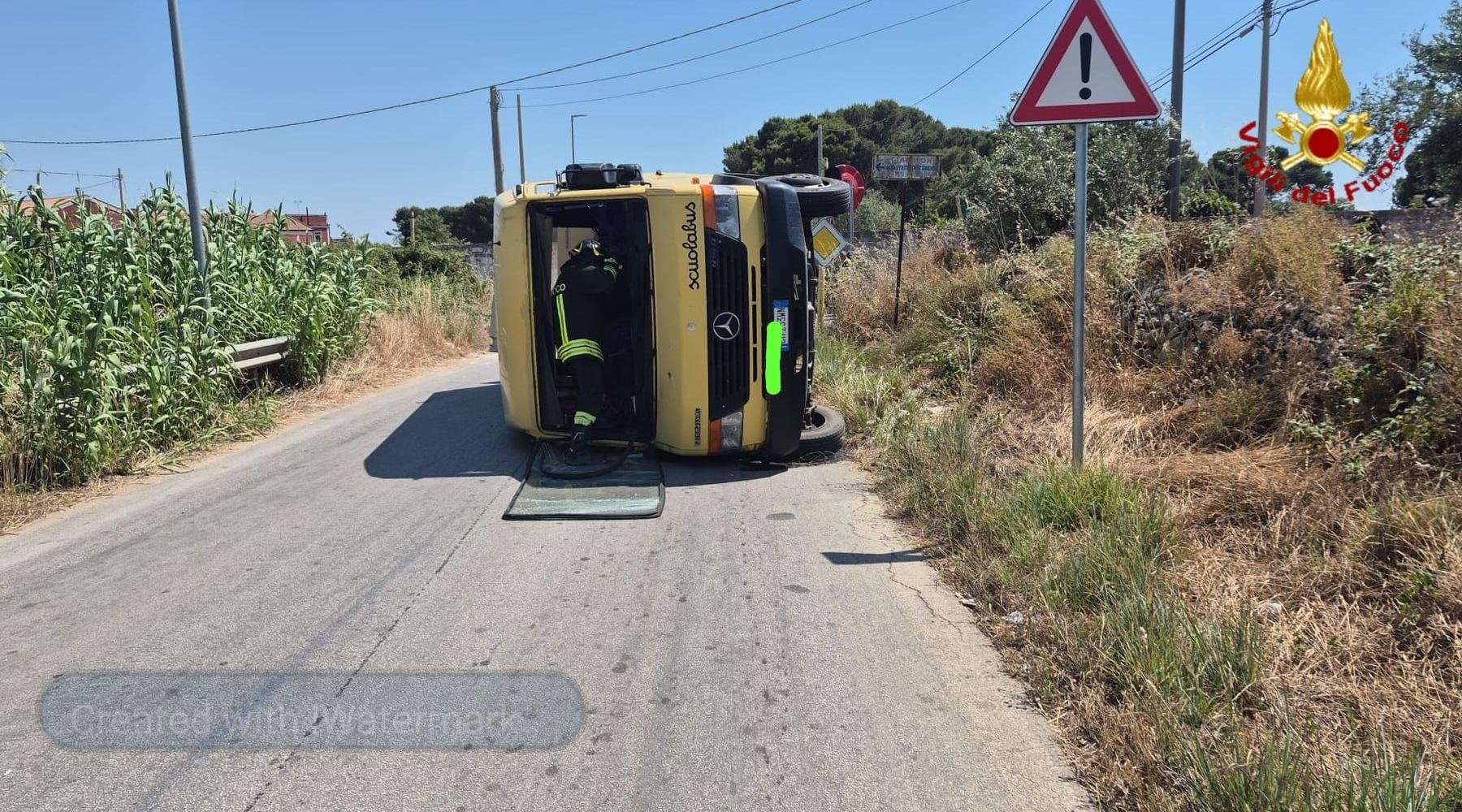 Mazara del Vallo: scontro tra scuolabus e auto, 20 feriti tra cui 10 bambini