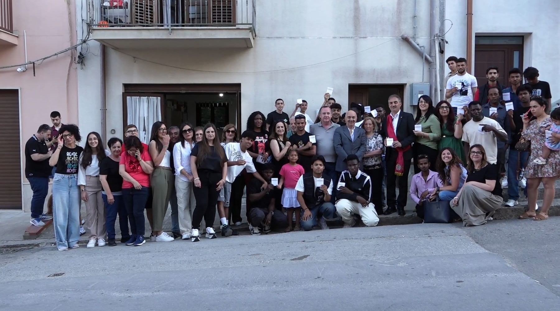 Badia Grande, a Vita 40 Costituzioni ai migranti per la Festa della Repubblica
