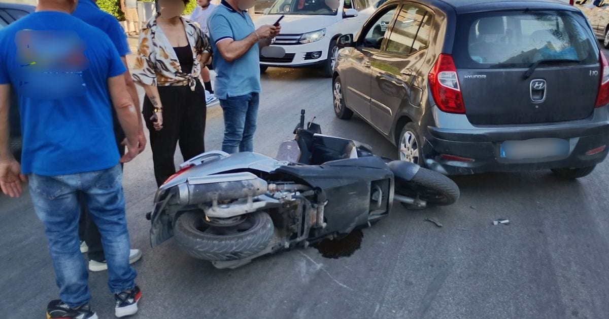 Alcamo, scontro auto-scooter vicino al distributore: ferito ma cosciente