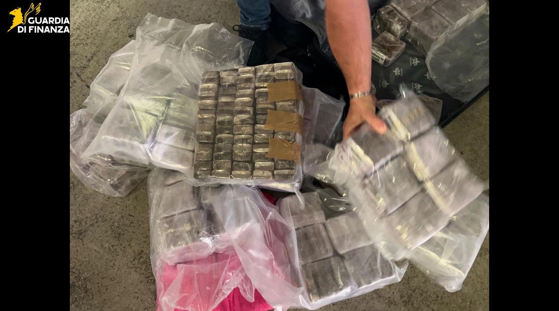 Smantellato traffico di droga, sei misure cautelari, sequestrati 80 chili di stupefacenti