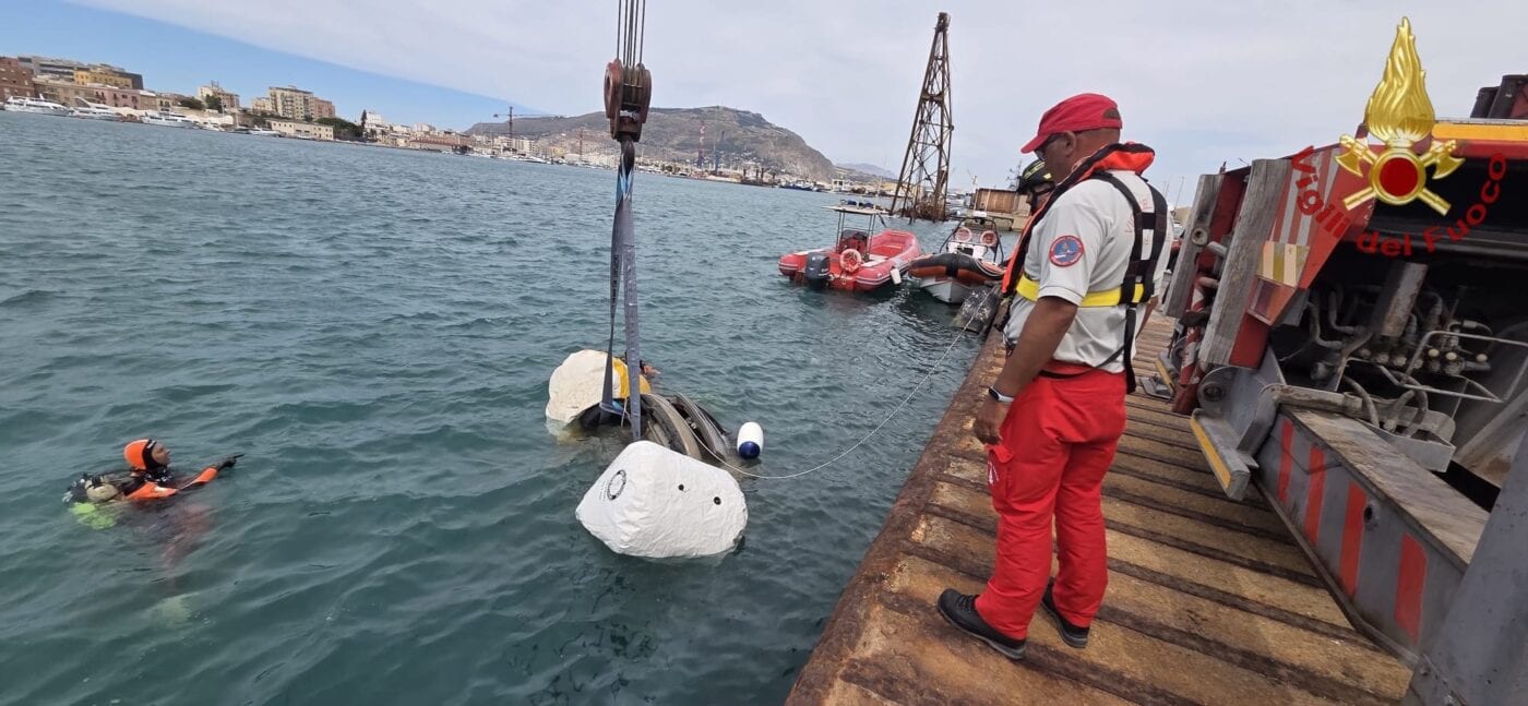 Macabra scoperta a Trapani: auto in mare al Molo Ronciglio, c’è un morto. Indagini in corso