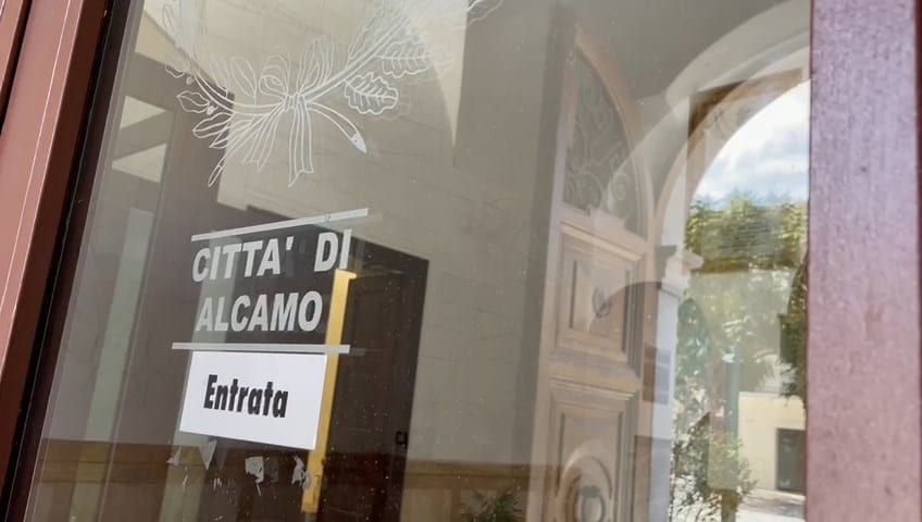 Elezioni Alcamo: centrodestra unito per il post-Surdi, tra civici e rebus nel campo largo