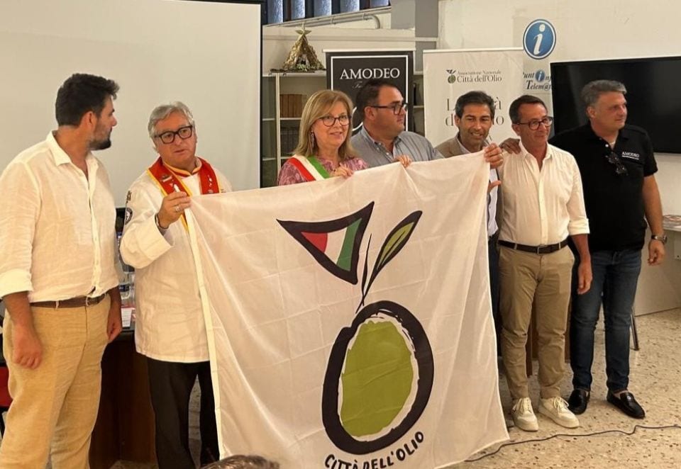 Montevago celebra l’olio del Belìce, consegnata la bandiera delle Città dell’Olio