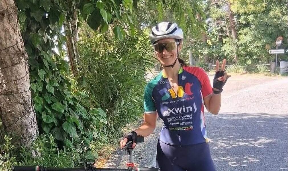 Sorpasso azzardato nei pressi di Pioppo travolge un gruppo di ciclisti, muore una donna